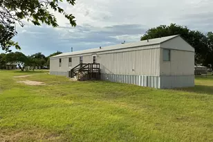 109 McKelvain St, Oglesby, TX 76561 - Photo 4