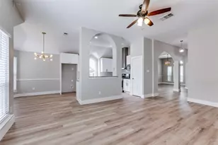 5608 Manchester Dr, Richardson, TX 75082 - Photo 2