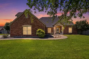 2900 Aston Meadows Dr, Haslet, TX 76052 - Photo 2