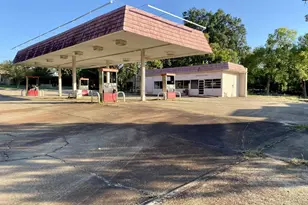 1900 Clarksville St, Paris, TX 75460 - Photo 1