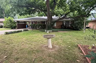 2402 W 5th Ave, Corsicana, TX 75110 - Photo 1