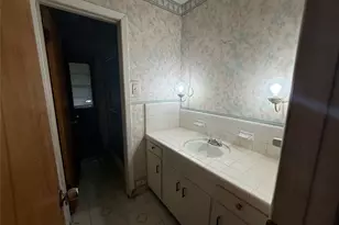 2402 W 5th Ave, Corsicana, TX 75110 - Photo 6