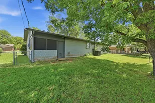 109 N Hickory Ave, Denison, TX 75020 - Photo 24