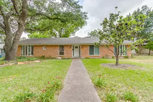 4000 Sundown Dr, Benbrook, TX 76116 - Photo 2