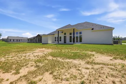 2304 Candlestick Drive, Granbury, TX 76049 - Photo 32