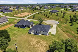 2304 Candlestick Dr, Granbury, TX 76049 - Photo 36