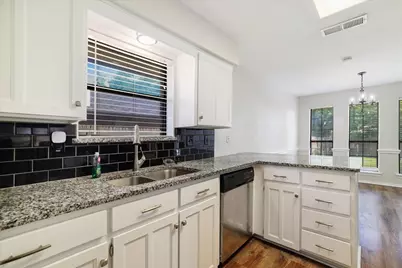 364 La Quinta Circle S, Keller, TX 76248 - Photo 6