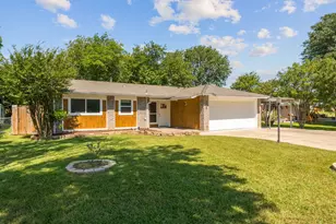 3025 Harvard St N, Irving, TX 75062 - Photo 2