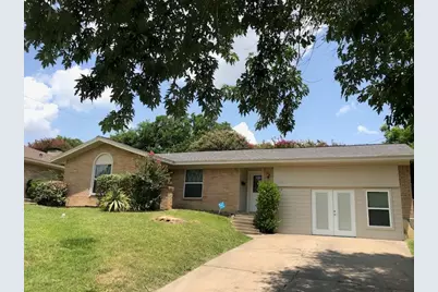 1302 Halifax Street, Grand Prairie, TX 75050 - Photo 2