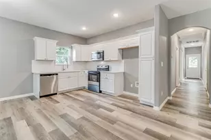 2017 S Montgomery St, Sherman, TX 75090 - Photo 4
