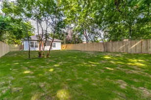 2017 S Montgomery St, Sherman, TX 75090 - Photo 16