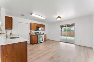 8471 Widgeon Way, Dallas, TX 75249 - Photo 8