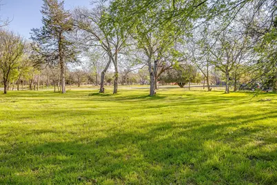 418 E First Street, Weatherford, TX 76086 - Photo 2