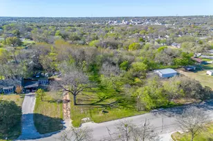 418 E 1st St, Weatherford, TX 76086 - Photo 1