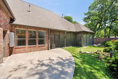 6100 Forest River Drive, Fort Worth, TX 76112 - Photo 32