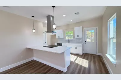 2615 Creekview Drive, Granbury, TX 76048 - Photo 2
