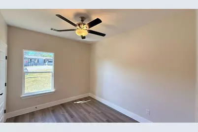 2615 Creekview Drive, Granbury, TX 76048 - Photo 6