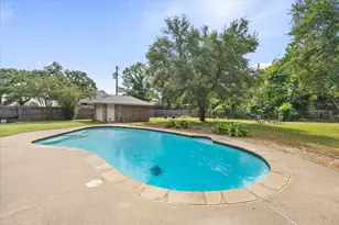 228 Kings Creek Dr, Terrell, TX 75161 - Photo 2
