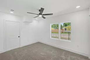 1000 Schieffer Ave, Fort Worth, TX 76110 - Photo 12
