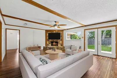 2100 Sandy Lane, Irving, TX 75060 - Photo 2