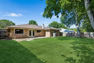 2100 Sandy Ln, Irving, TX 75060 - Photo 10
