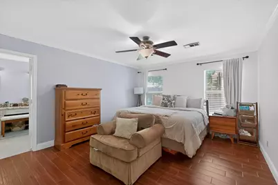 1901 Bentwood Court, Grapevine, TX 76051 - Photo 18