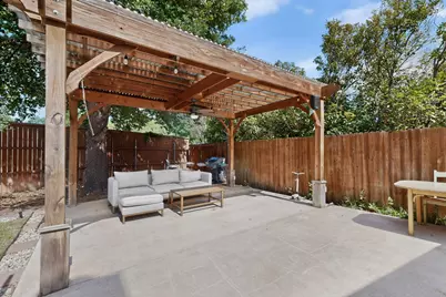 1901 Bentwood Court, Grapevine, TX 76051 - Photo 36