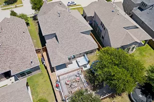 7913 Fossil Crk Trl, McKinney, TX 75071 - Photo 2