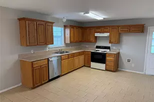 209 Blue Bell Ct, Weatherford, TX 76088 - Photo 4