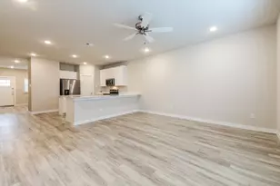 324 Nima Ln, Lewisville, TX 75057 - Photo 4