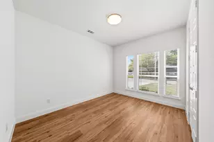 819 Beverly Dr, Grapevine, TX 76051 - Photo 4