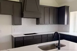 819 Beverly Dr, Grapevine, TX 76051 - Photo 2