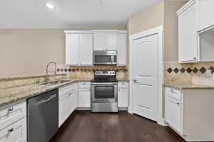 308 Lily Ln, Lewisville, TX 75057 - Photo 2