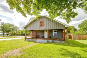 206 W 8th St, Venus, TX 76084 - Photo 1
