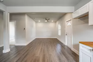 206 W 8th St, Venus, TX 76084 - Photo 8