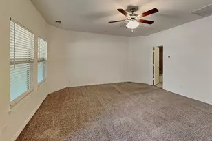 2431 Klamath Dr, Lewisville, TX 75056 - Photo 6