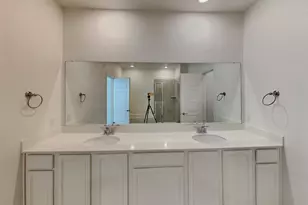 2431 Klamath Dr, Lewisville, TX 75056 - Photo 10