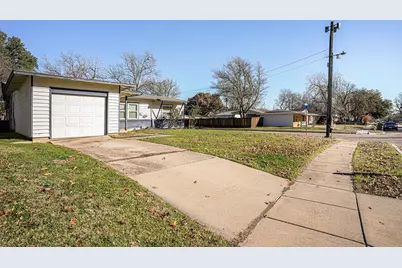 2009 Cloverdale Street, Arlington, TX 76010 - Photo 2