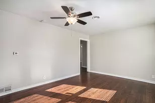 2009 Cloverdale St, Arlington, TX 76010 - Photo 6