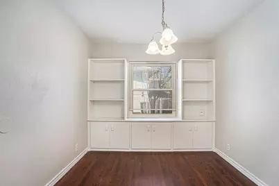 2009 Cloverdale Street, Arlington, TX 76010 - Photo 8