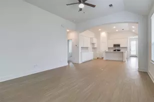 1249 Newport St, Sherman, TX 75090 - Photo 2