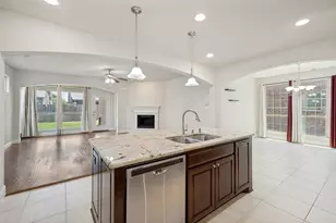 401 Palamedes St, Lewisville, TX 75056 - Photo 8