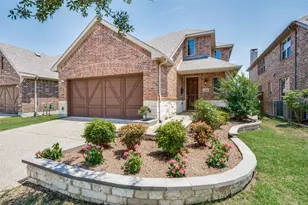 401 Palamedes St, Lewisville, TX 75056 - Photo 2