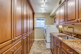 10626 Cox Ln, Dallas, TX 75229 - Photo 18