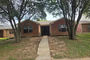 725 Trinity Ln, Dallas, TX 75241 - Photo 1