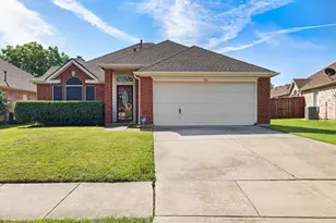 702 Lake Bridge Dr, Lake Dallas, TX 75065 - Photo 1