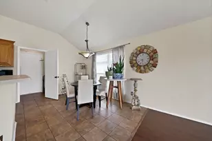 1631 Mt Zion Dr, Arlington, TX 76018 - Photo 8