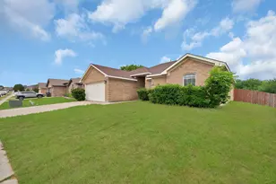 1631 Mt Zion Dr, Arlington, TX 76018 - Photo 2