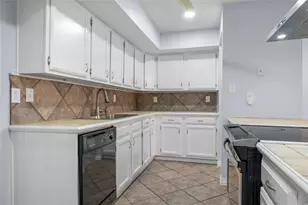 7949 Bermejo Rd, Fort Worth, TX 76112 - Photo 8