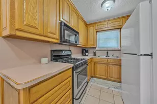 453 Irene St, Burleson, TX 76028 - Photo 10
